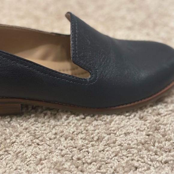 !-SOLD-! Edna Round Toe Flats - Picture 14 of 14